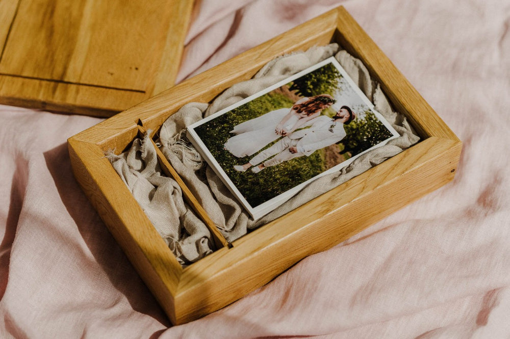 Custom Oak Photo Box for 4x6 & 5x7 Prints, Rustic Handmade Wedding & Memory Storage, Unique Gift