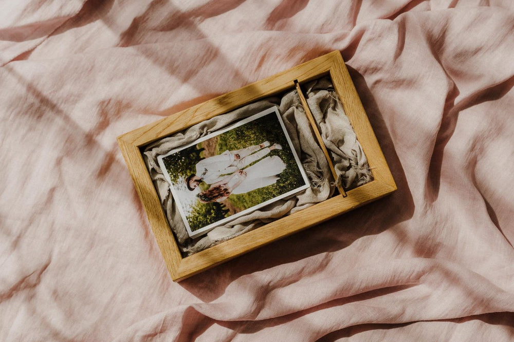 Custom Oak Photo Box for 4x6 & 5x7 Prints, Rustic Handmade Wedding & Memory Storage, Unique Gift