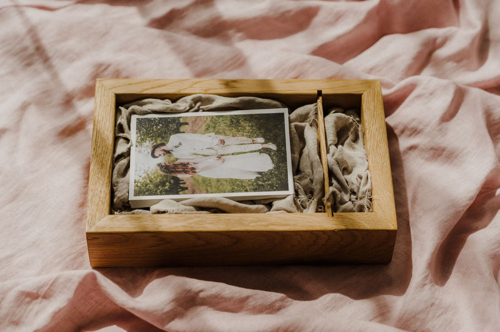 Custom Oak Photo Box for 4x6 & 5x7 Prints, Rustic Handmade Wedding & Memory Storage, Unique Gift
