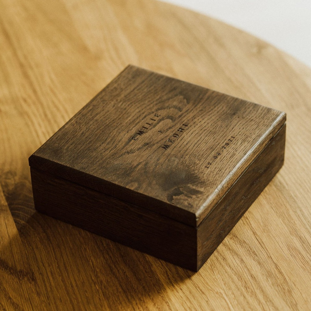 Square Oak Box for 4x6 prints with divider | Color - Dark Brown