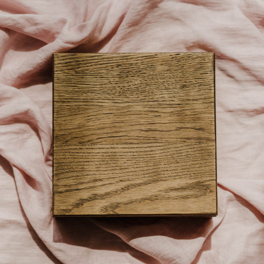 Square Oak Box For 5X7 Prints With Divider | Color - Smoked Oak