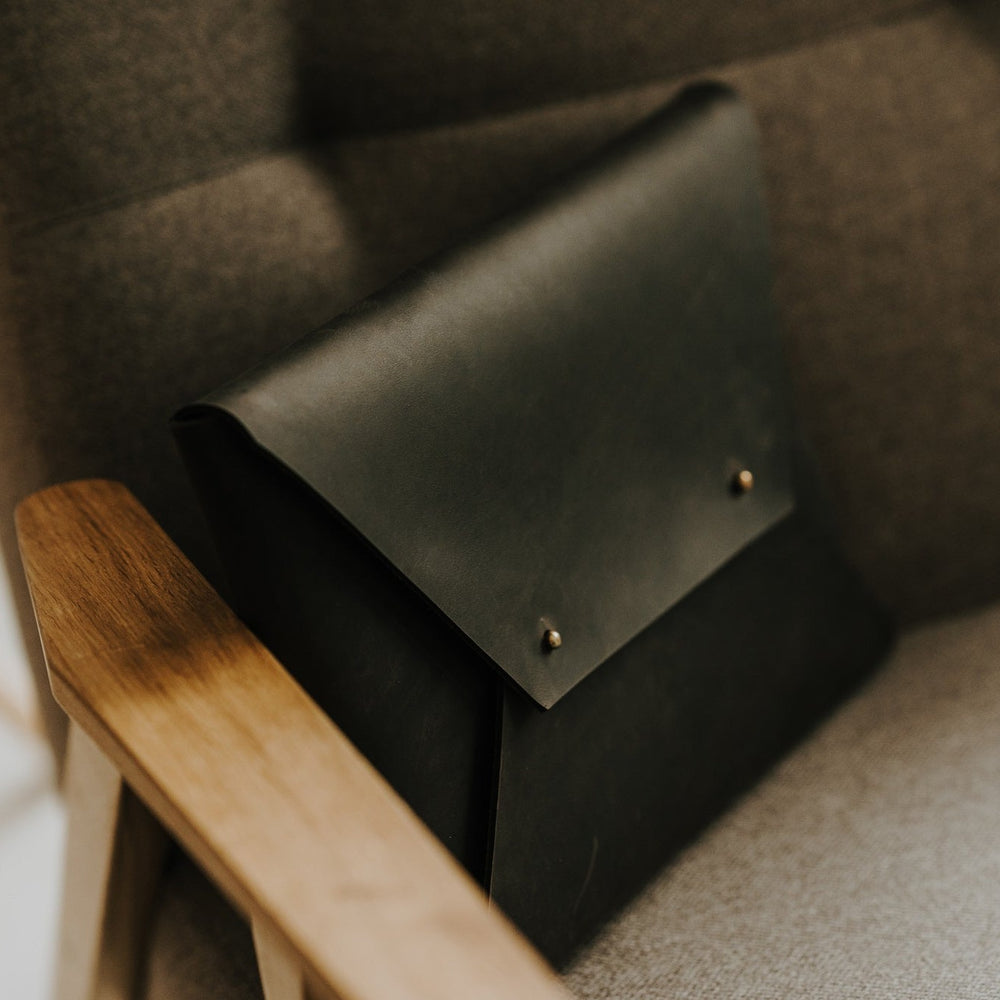 Saddle leather Macbook Air & Macbook Pro Laptop Case | Dark Brown