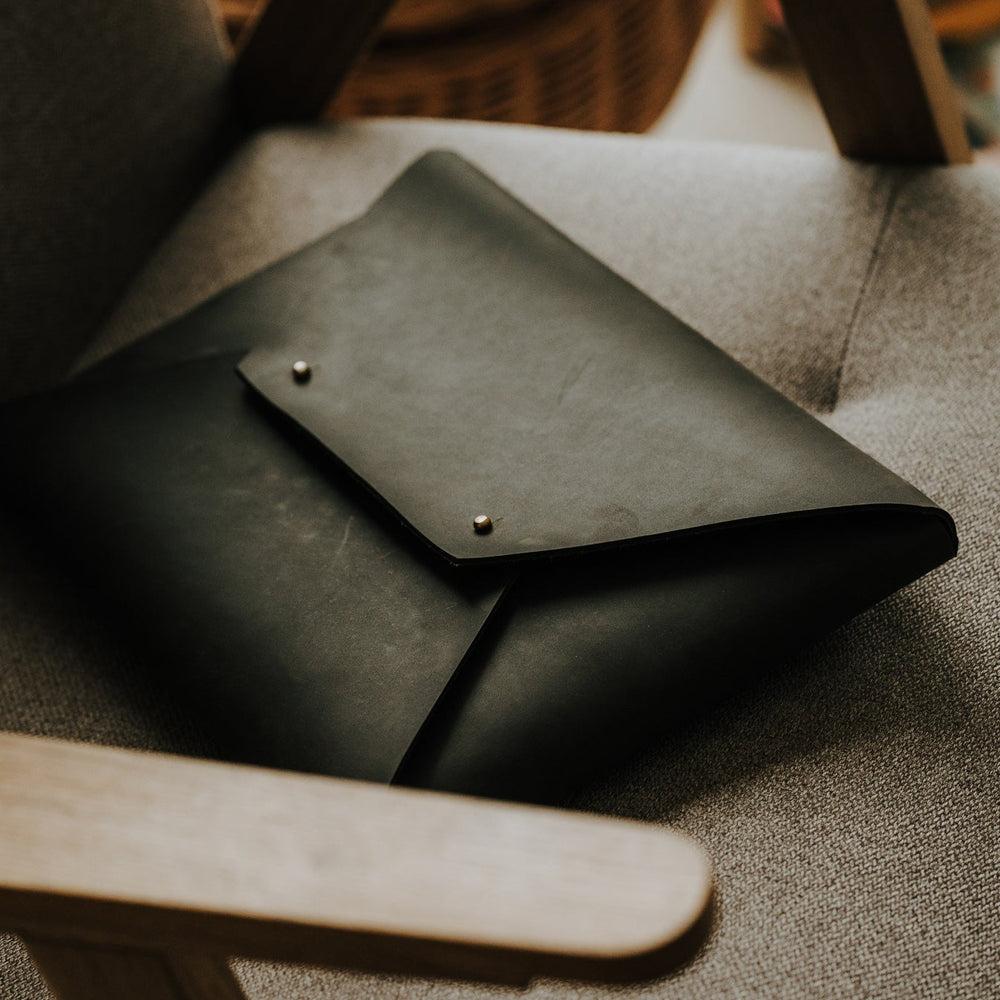 Saddle leather Macbook Air & Macbook Pro Laptop Case | Dark Brown