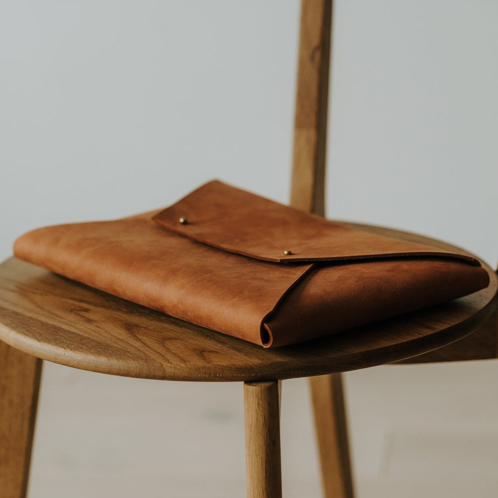 Saddle leather Macbook Air & Macbook Pro Laptop Case | Honey Brown