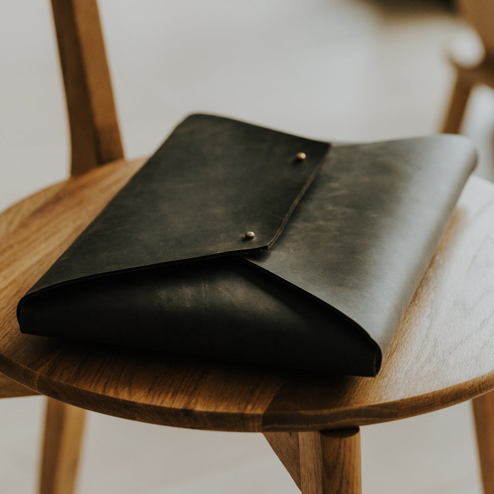 Saddle leather Macbook Air & Macbook Pro Laptop Case | Dark Brown