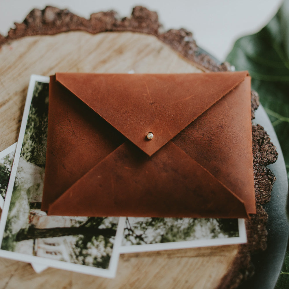 Saddle Leather envelope for prints | Honey Brown